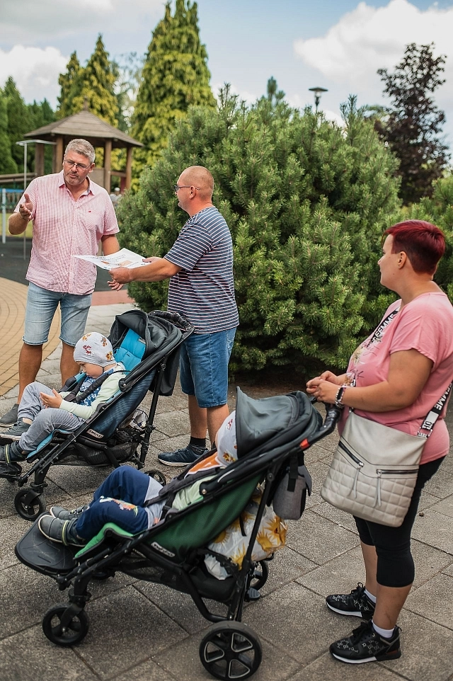 Předání daru na dětské rehabilitaci