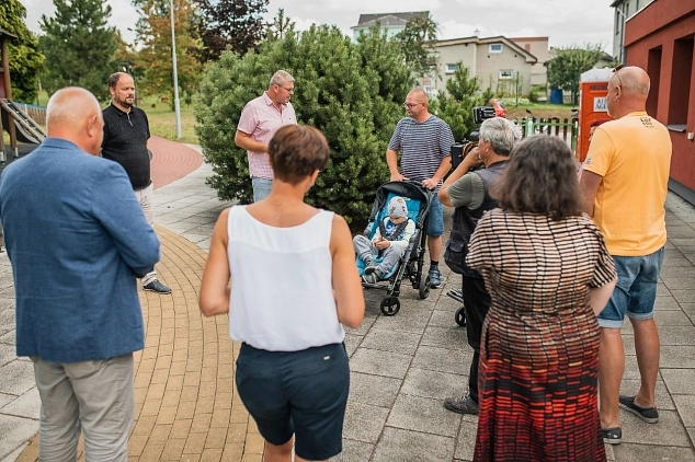 Předání daru na dětské rehabilitaci